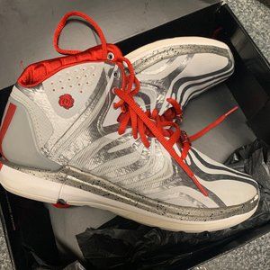 Adidas: Derrick Rose